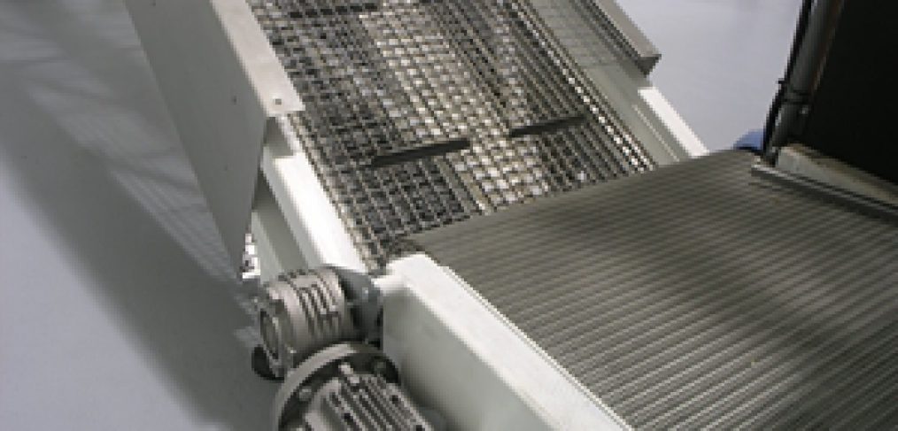 Conveyor belts are essential to the food industry, but which is best - plastic or metal?