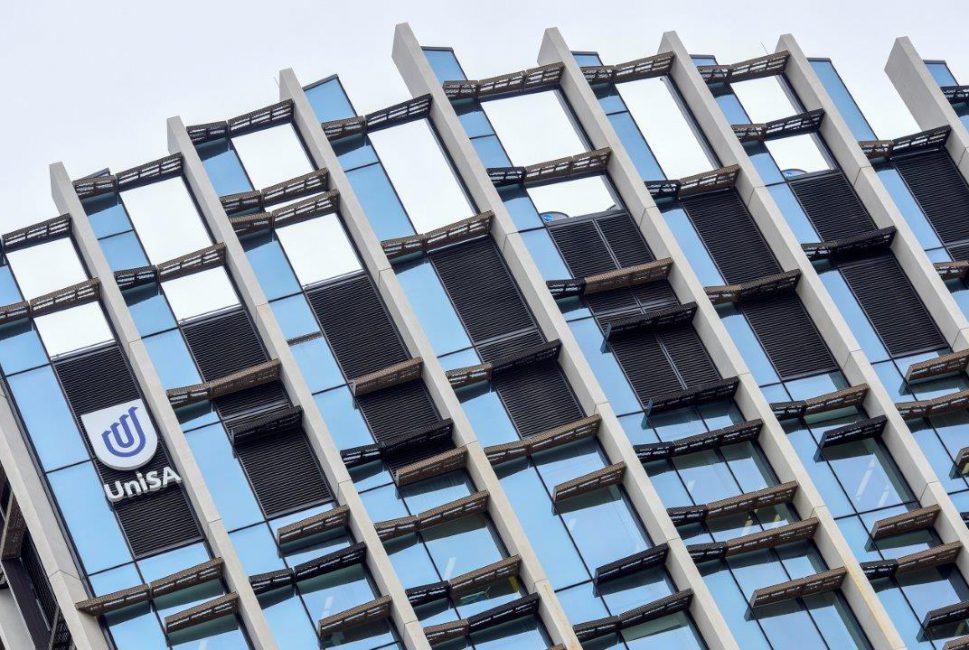 Location: Adelaide Architect: Swanbury Penglase & BVN